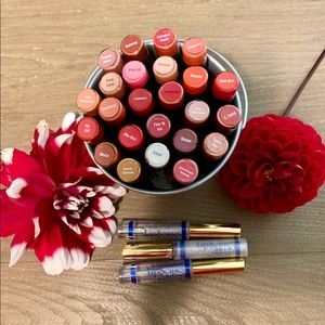 LipSense💋24 new, sealed colors + 3 FREE glosses